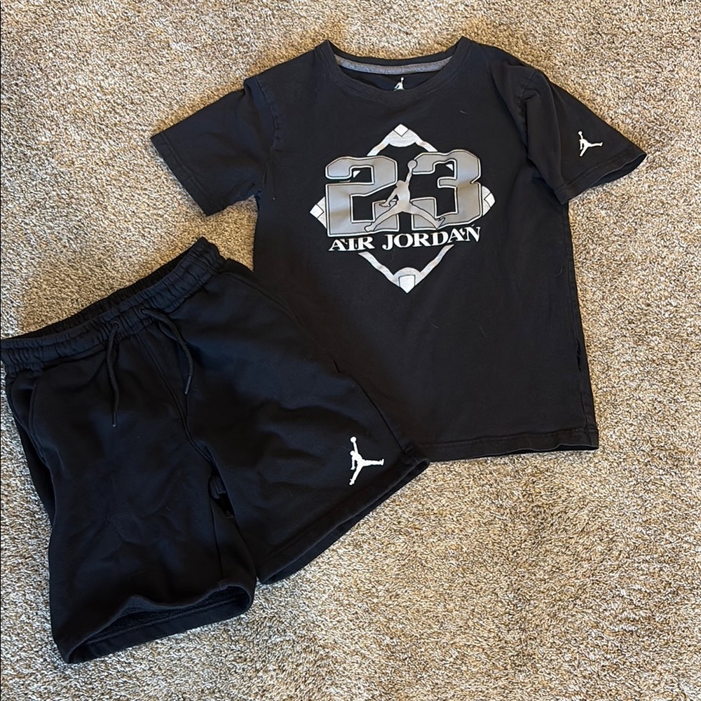 Jordan Black Apparel BOYS Size Medium